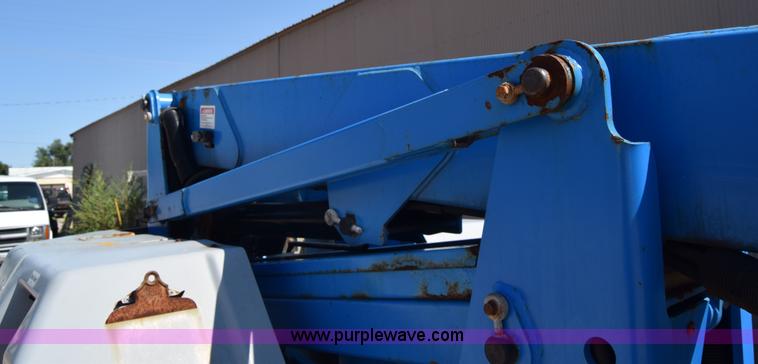 image for item J7768 2001 Genie Z-34/22 boom lift