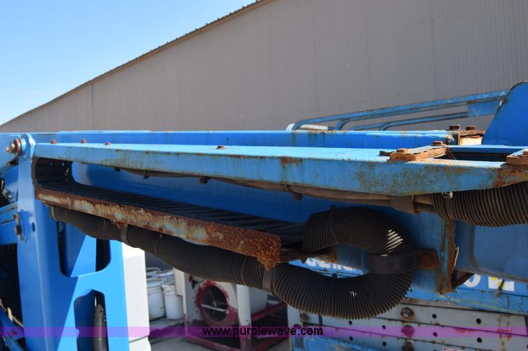 image for item J7768 2001 Genie Z-34/22 boom lift