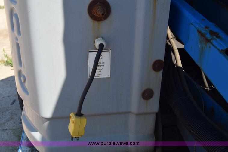 image for item J7768 2001 Genie Z-34/22 boom lift