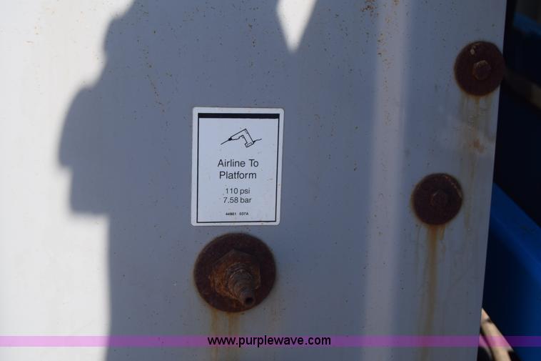 image for item J7768 2001 Genie Z-34/22 boom lift