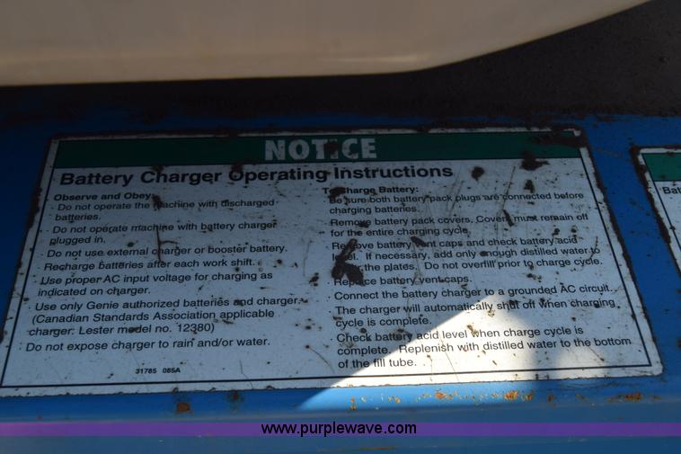 image for item J7768 2001 Genie Z-34/22 boom lift