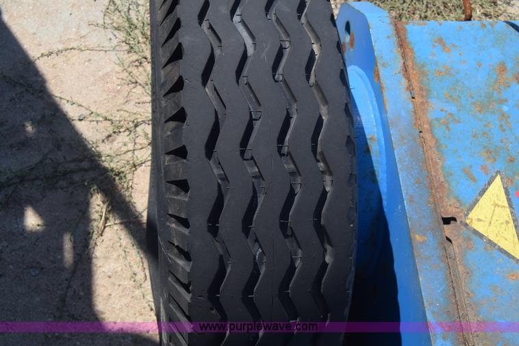 image for item J7768 2001 Genie Z-34/22 boom lift