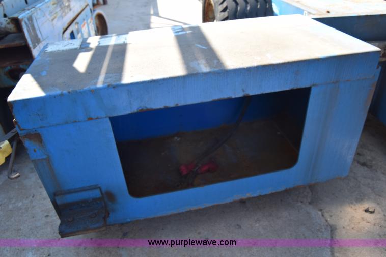 image for item J7768 2001 Genie Z-34/22 boom lift