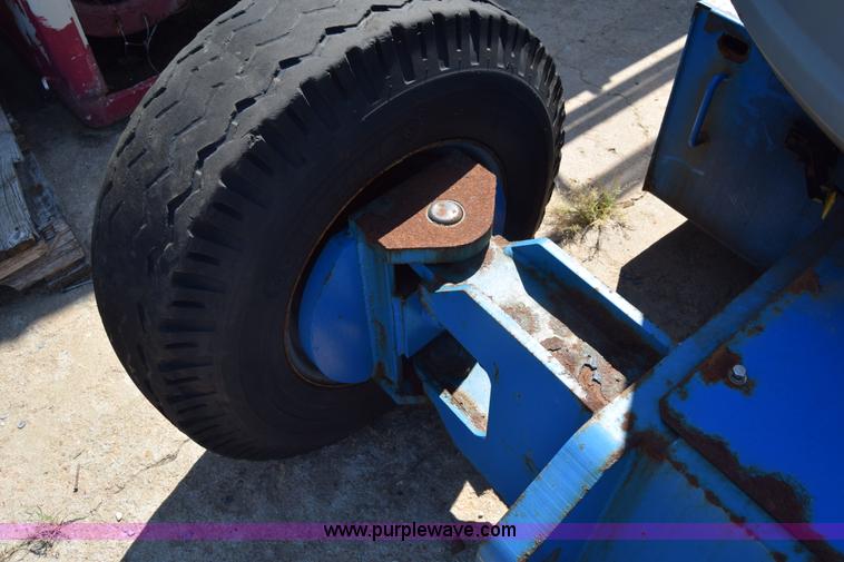 image for item J7768 2001 Genie Z-34/22 boom lift