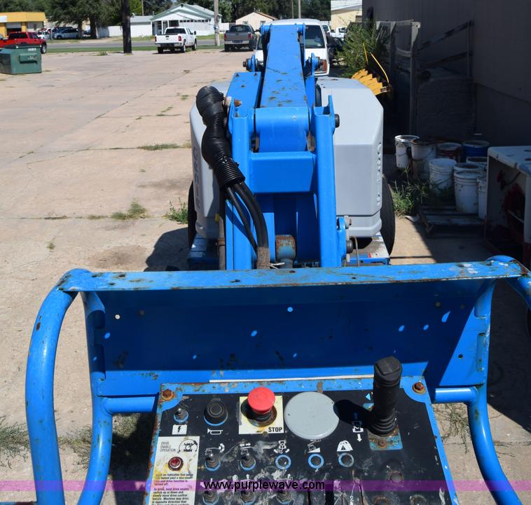 image for item J7768 2001 Genie Z-34/22 boom lift