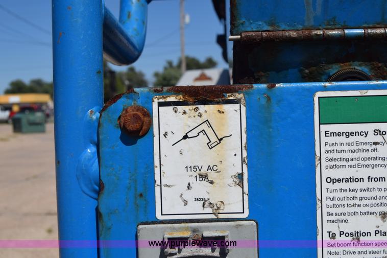 image for item J7768 2001 Genie Z-34/22 boom lift