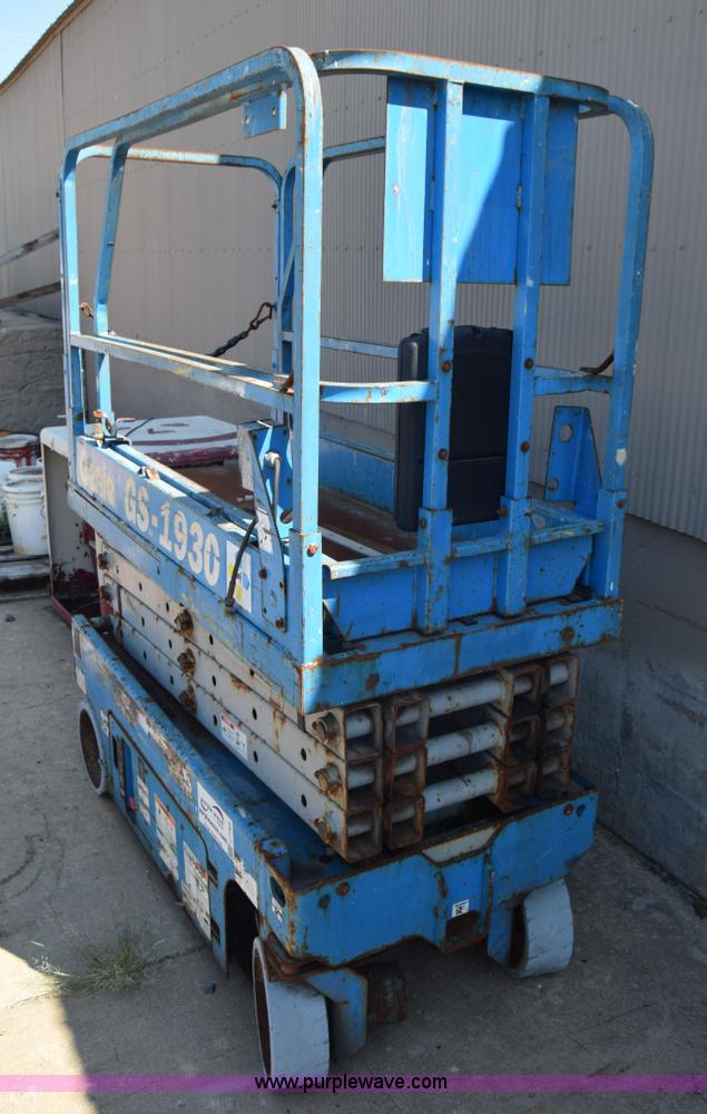 image for item J7769 Genie GS-1930 scissor lift