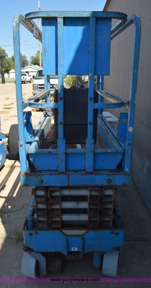 image for item J7769 Genie GS-1930 scissor lift