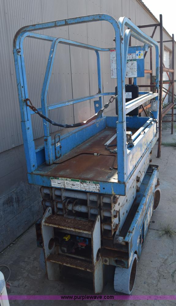 image for item J7769 Genie GS-1930 scissor lift