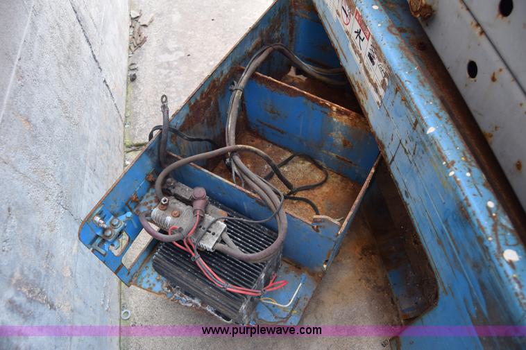 image for item J7769 Genie GS-1930 scissor lift