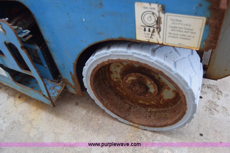 image for item J7769 Genie GS-1930 scissor lift