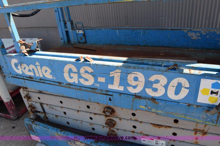 image for item J7769 Genie GS-1930 scissor lift