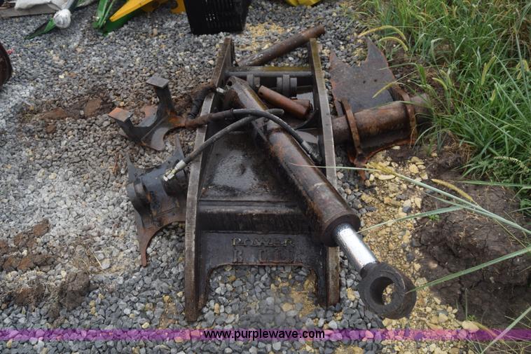 image for item J8141 Amulet excavator thumb