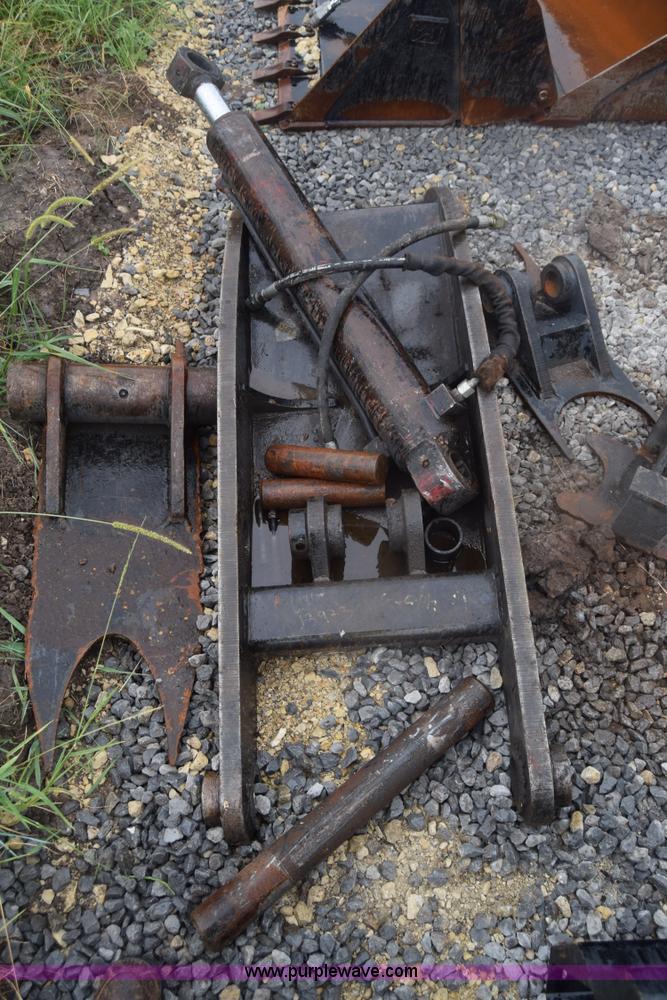 image for item J8141 Amulet excavator thumb