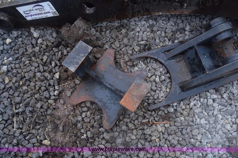 image for item J8141 Amulet excavator thumb