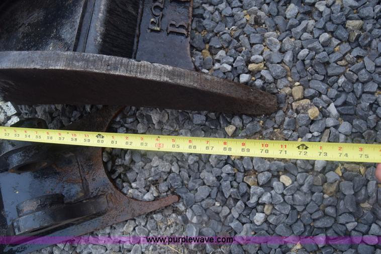 image for item J8141 Amulet excavator thumb