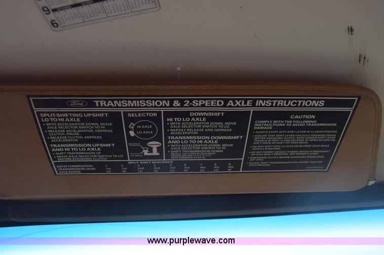 image for item J8188 1985 Ford F700 fuel truck