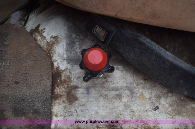 image for item J8188 1985 Ford F700 fuel truck