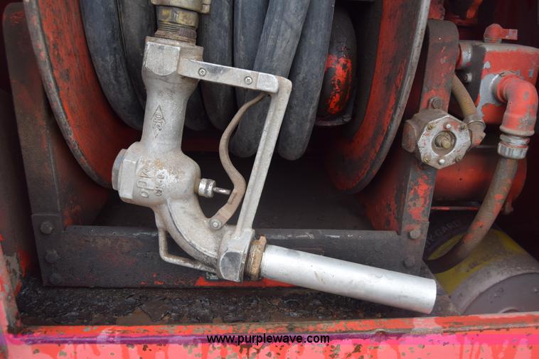 image for item J8188 1985 Ford F700 fuel truck