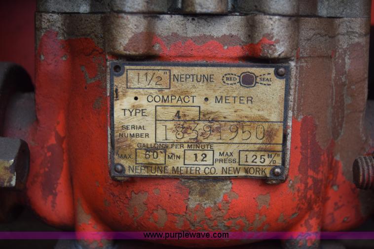 image for item J8188 1985 Ford F700 fuel truck