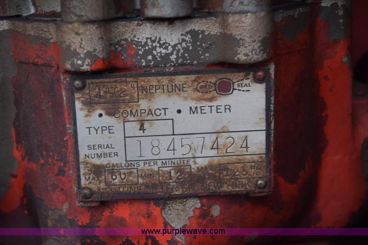 image for item J8188 1985 Ford F700 fuel truck