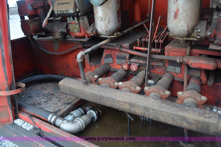 image for item J8188 1985 Ford F700 fuel truck