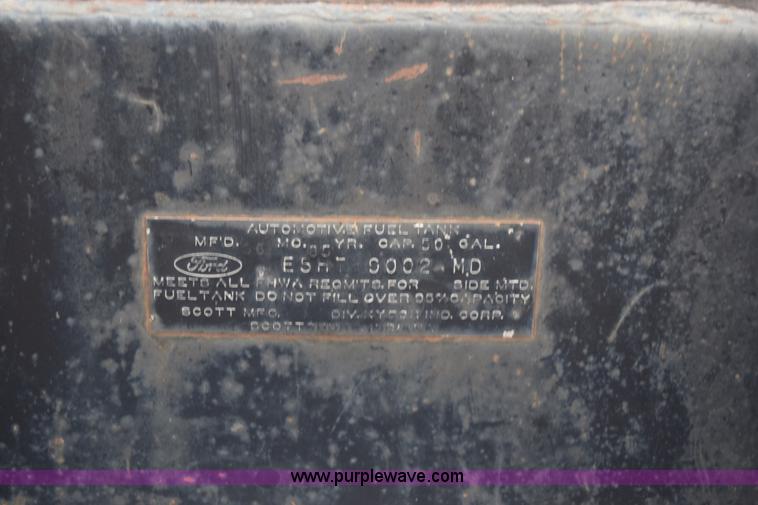 image for item J8188 1985 Ford F700 fuel truck