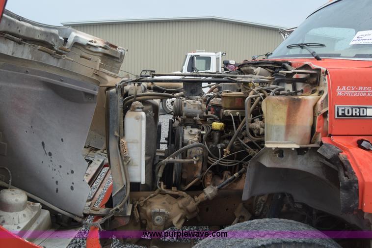 image for item J8188 1985 Ford F700 fuel truck