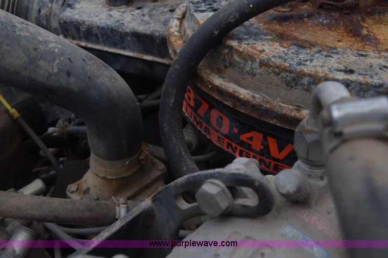 image for item J8188 1985 Ford F700 fuel truck