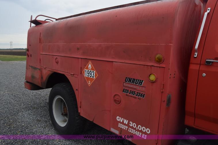 image for item J8188 1985 Ford F700 fuel truck