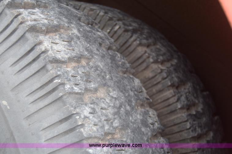 image for item J8188 1985 Ford F700 fuel truck