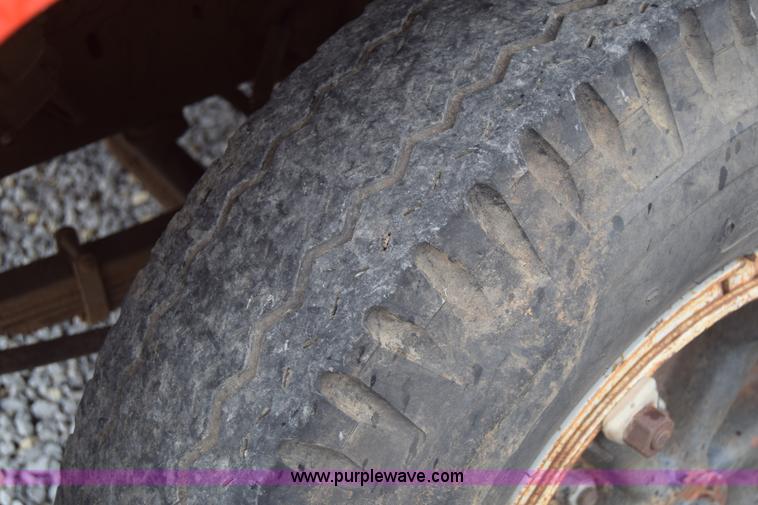 image for item J8188 1985 Ford F700 fuel truck