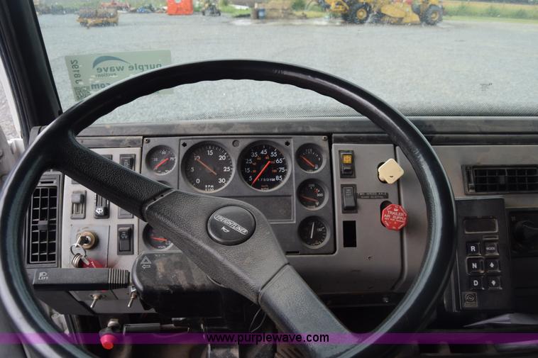 image for item J8192 1993 Freightliner FL70 service truck with crane