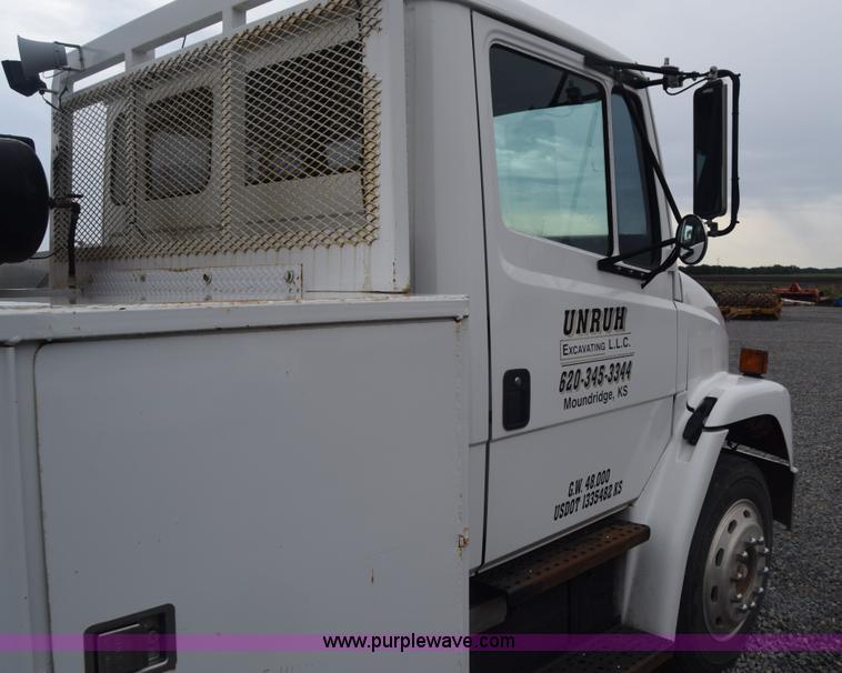 image for item J8192 1993 Freightliner FL70 service truck with crane