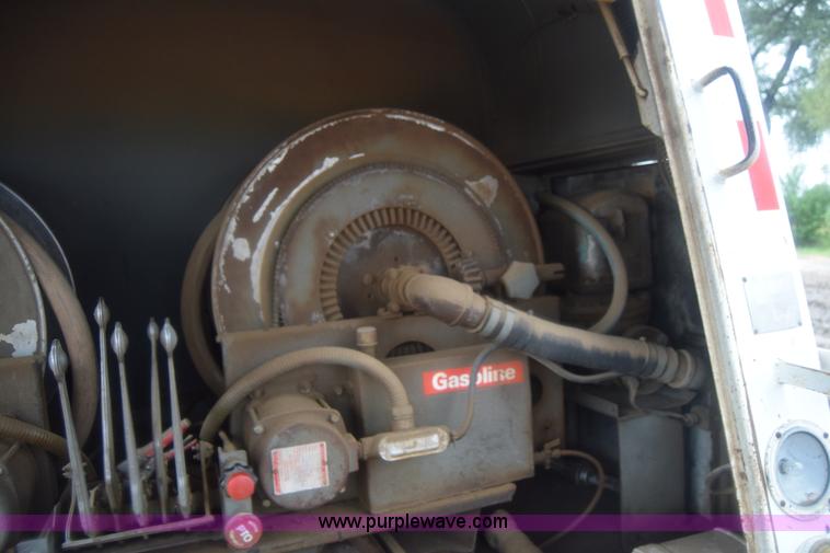 image for item J8193 1984 Ford F800 fuel truck