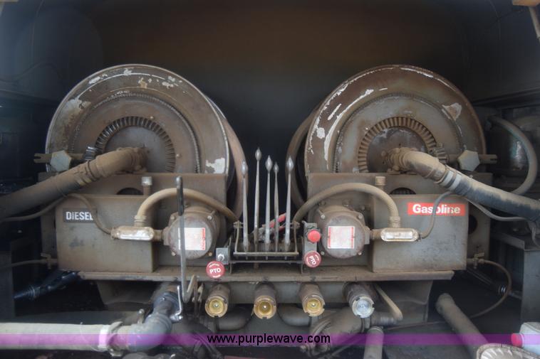 image for item J8193 1984 Ford F800 fuel truck