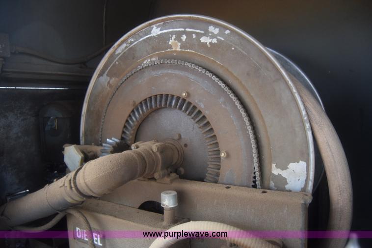 image for item J8193 1984 Ford F800 fuel truck