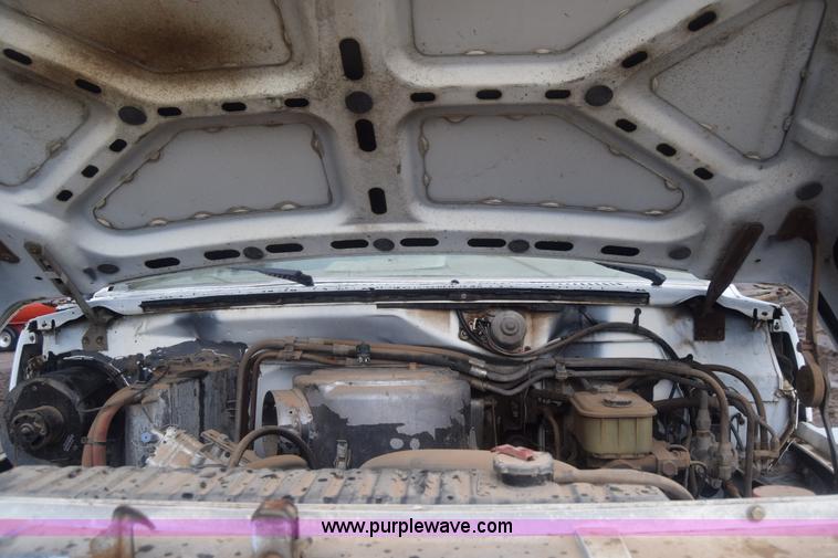 image for item J8193 1984 Ford F800 fuel truck