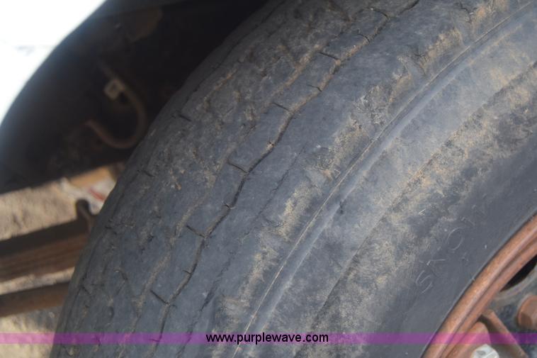 image for item J8193 1984 Ford F800 fuel truck