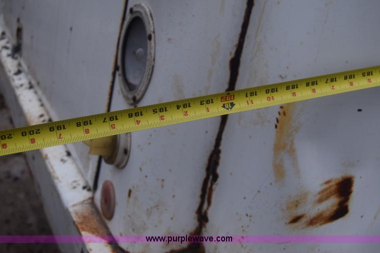 image for item J8193 1984 Ford F800 fuel truck