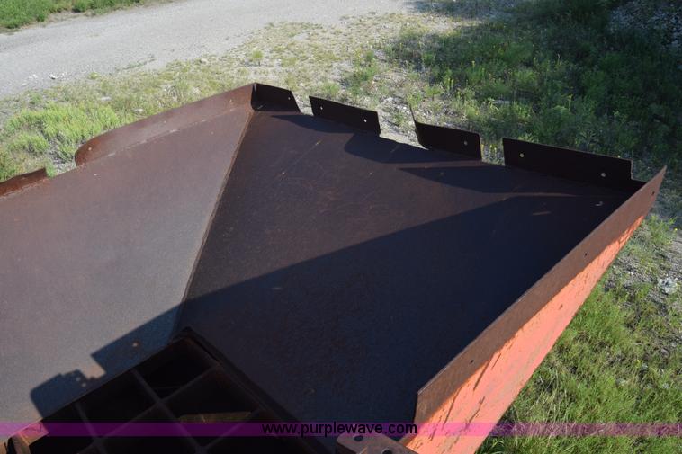 image for item J8194 1960 Universal 880 Junior rock crusher