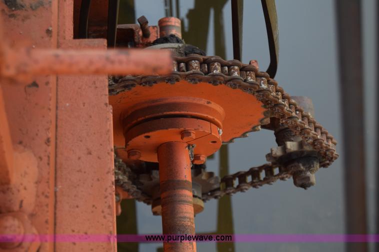 image for item J8194 1960 Universal 880 Junior rock crusher