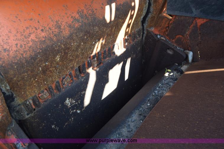 image for item J8194 1960 Universal 880 Junior rock crusher