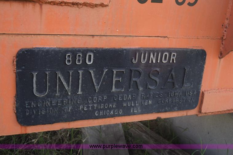 image for item J8194 1960 Universal 880 Junior rock crusher