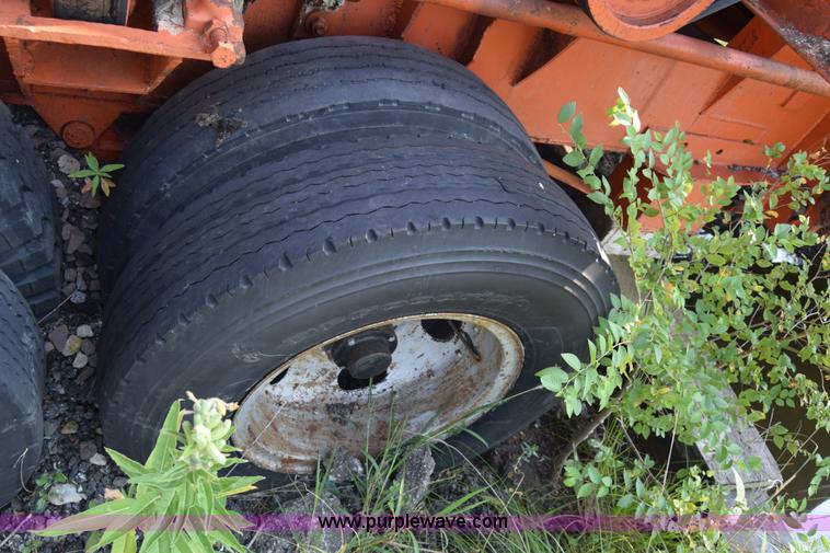 image for item J8194 1960 Universal 880 Junior rock crusher