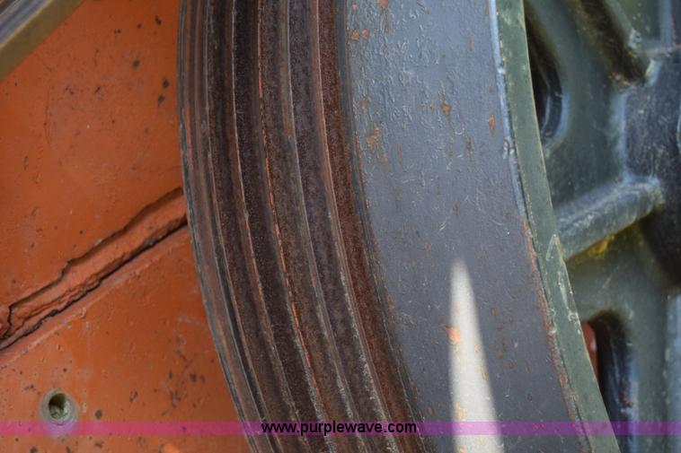 image for item J8194 1960 Universal 880 Junior rock crusher