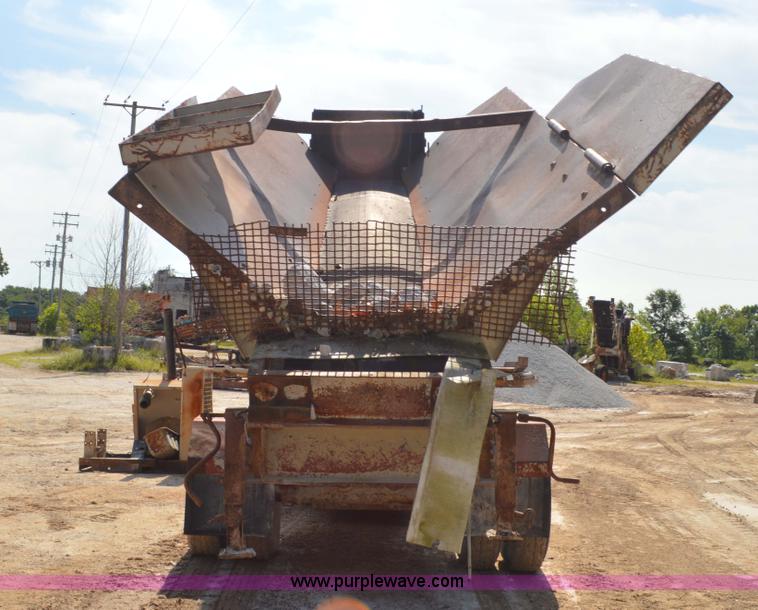 image for item J8597 Cedarapids RRP-100 hammer mill