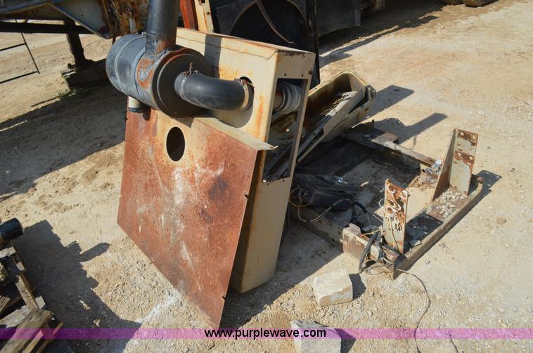 image for item J8597 Cedarapids RRP-100 hammer mill