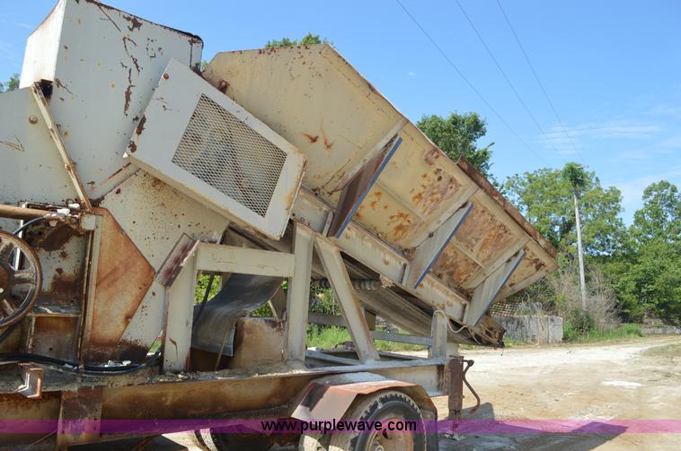 image for item J8597 Cedarapids RRP-100 hammer mill