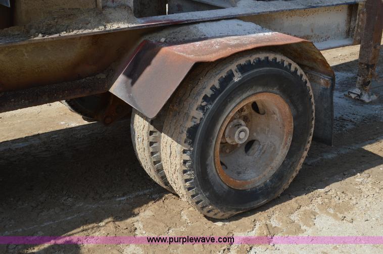 image for item J8597 Cedarapids RRP-100 hammer mill